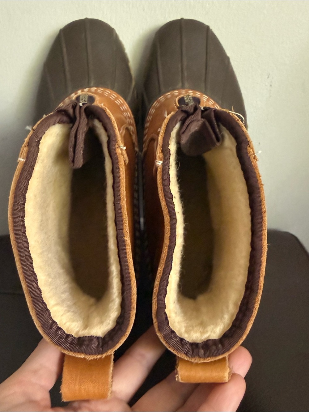 L.L. Bean Women’s 9 Bean Boots Shearling Lined Tan Leather and Rubber Sole - Picture 6 of 8
